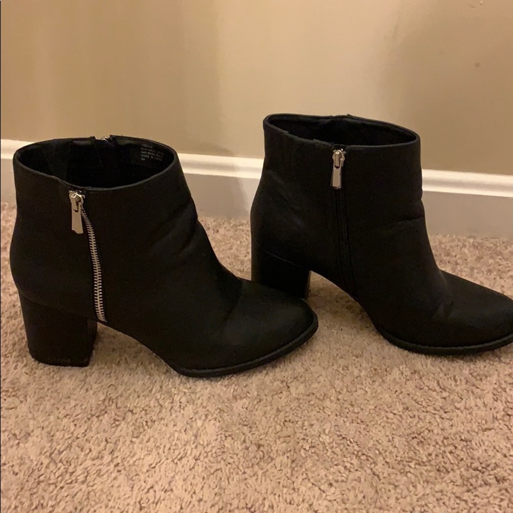 9 Wide Black Booties